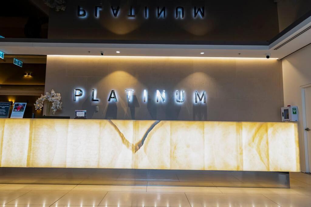 Luxe Haven - 42Nd Floor Panoramic City Views Melbourne Buitenkant foto